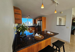 555 University Avenue,Honolulu,Hawaii,96826,2 Bedrooms Bedrooms,2 BathroomsBathrooms,Condo/Townhouse,University,8,18306316