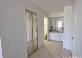 2752 Kaaha Street,Honolulu,Hawaii,96826,2 ベッドルーム ベッドルーム,2 バスルームバスルーム,コンド / タウンハウス,Kaaha,2,18307271