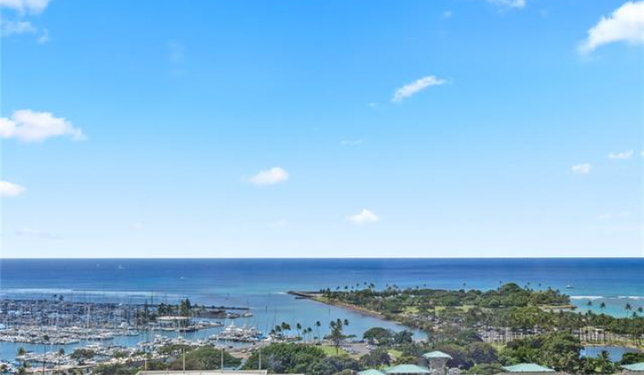 1555 Kapiolani Boulevard,Honolulu,Hawaii,96814,2 Bedrooms Bedrooms,2 BathroomsBathrooms,Condo/Townhouse,Kapiolani,18,18307781