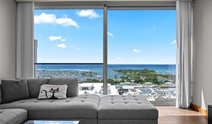 1555 Kapiolani Boulevard,Honolulu,Hawaii,96814,2 Bedrooms Bedrooms,2 BathroomsBathrooms,Condo/Townhouse,Kapiolani,18,18307781