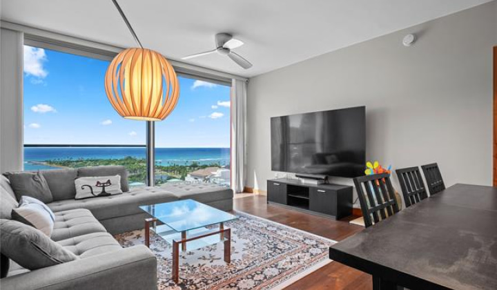1555 Kapiolani Boulevard,Honolulu,Hawaii,96814,2 Bedrooms Bedrooms,2 BathroomsBathrooms,Condo/Townhouse,Kapiolani,18,18307781