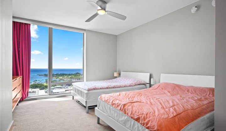 1555 Kapiolani Boulevard,Honolulu,Hawaii,96814,2 Bedrooms Bedrooms,2 BathroomsBathrooms,Condo/Townhouse,Kapiolani,18,18307781