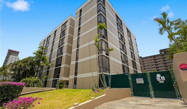 1441 Piikoi Street,Honolulu,Hawaii,96822,1 Bedroom Bedrooms,1 BathroomBathrooms,Condo/Townhouse,Piikoi,7,19472671