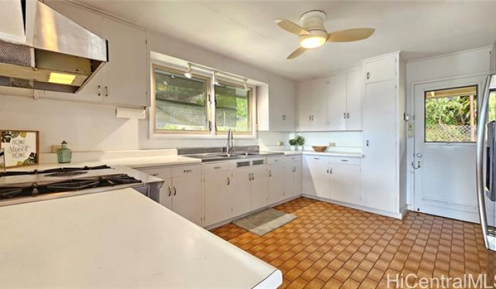 2030 Leiloke Drive,Honolulu,Hawaii,96822,3 Bedrooms Bedrooms,2 BathroomsBathrooms,Single family,Leiloke,18308979
