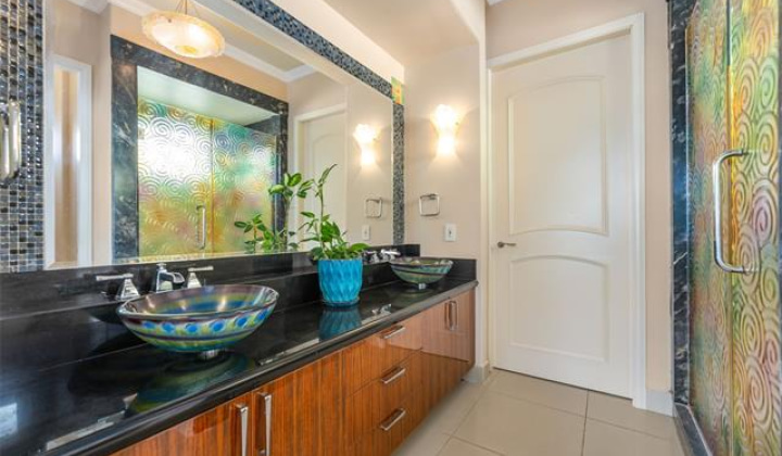 5201 Kuaiwi Place,Honolulu,Hawaii,96821,5 Bedrooms Bedrooms,4 BathroomsBathrooms,Single family,Kuaiwi,18309051