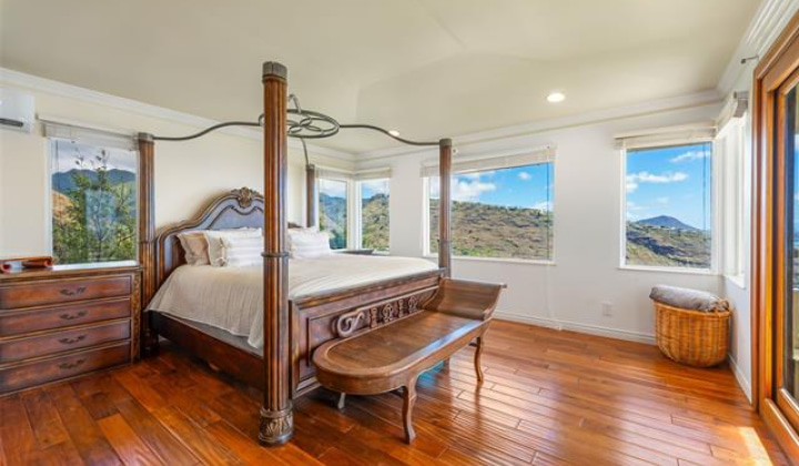 5201 Kuaiwi Place,Honolulu,Hawaii,96821,5 Bedrooms Bedrooms,4 BathroomsBathrooms,Single family,Kuaiwi,18309051