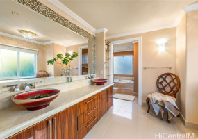 5201 Kuaiwi Place,Honolulu,Hawaii,96821,5 Bedrooms Bedrooms,4 BathroomsBathrooms,Single family,Kuaiwi,18309051