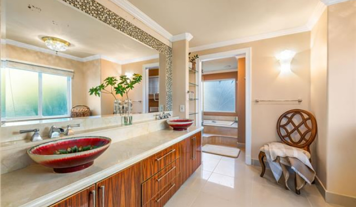 5201 Kuaiwi Place,Honolulu,Hawaii,96821,5 Bedrooms Bedrooms,4 BathroomsBathrooms,Single family,Kuaiwi,18309051