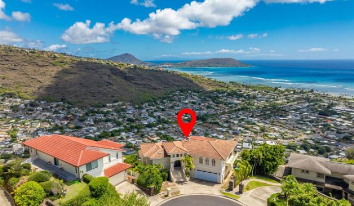 5201 Kuaiwi Place,Honolulu,Hawaii,96821,5 Bedrooms Bedrooms,4 BathroomsBathrooms,Single family,Kuaiwi,18309051