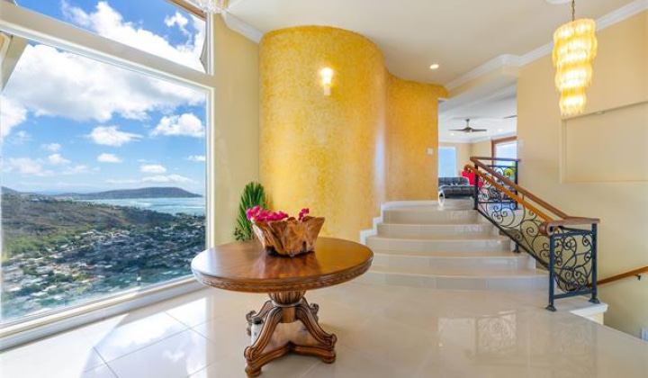 5201 Kuaiwi Place,Honolulu,Hawaii,96821,5 Bedrooms Bedrooms,4 BathroomsBathrooms,Single family,Kuaiwi,18309051