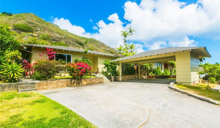647 Hahaione Street,Honolulu,Hawaii,96825,3 Bedrooms Bedrooms,2 BathroomsBathrooms,Single family,Hahaione,18310267