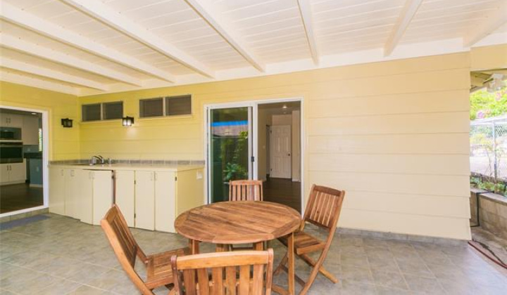 647 Hahaione Street,Honolulu,Hawaii,96825,3 Bedrooms Bedrooms,2 BathroomsBathrooms,Single family,Hahaione,18310267