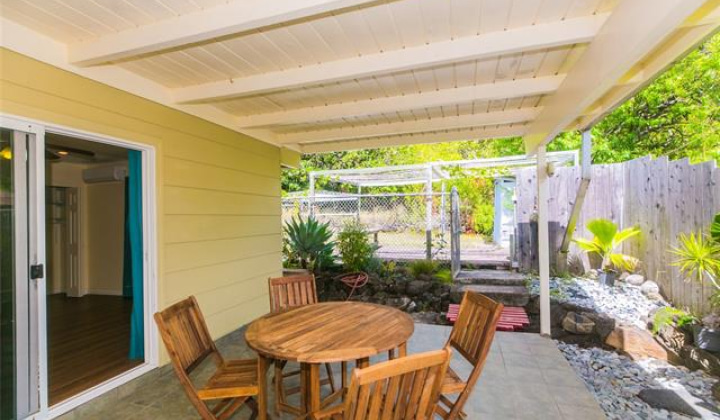 647 Hahaione Street,Honolulu,Hawaii,96825,3 Bedrooms Bedrooms,2 BathroomsBathrooms,Single family,Hahaione,18310267