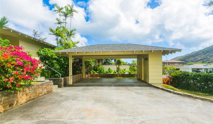 647 Hahaione Street,Honolulu,Hawaii,96825,3 Bedrooms Bedrooms,2 BathroomsBathrooms,Single family,Hahaione,18310267