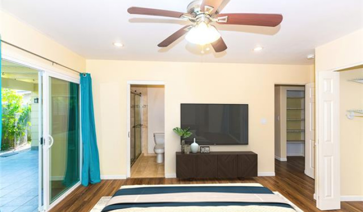 647 Hahaione Street,Honolulu,Hawaii,96825,3 Bedrooms Bedrooms,2 BathroomsBathrooms,Single family,Hahaione,18310267