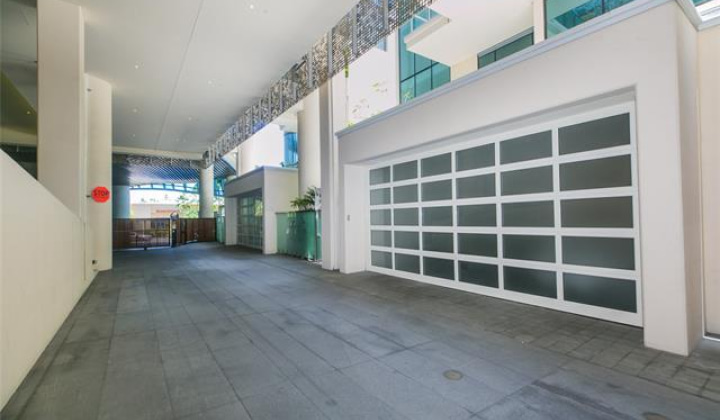 1118 Ala Moana Boulevard,Honolulu,Hawaii,96814,4 Bedrooms Bedrooms,3 BathroomsBathrooms,Condo/Townhouse,Ala Moana,1,18762648