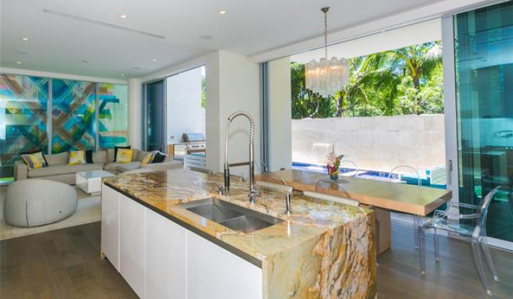 1118 Ala Moana Boulevard,Honolulu,Hawaii,96814,4 Bedrooms Bedrooms,3 BathroomsBathrooms,Condo/Townhouse,Ala Moana,1,18762648