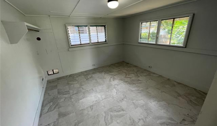 1030 16th Avenue,Honolulu,Hawaii,96816,5 ベッドルーム ベッドルーム,3 バスルームバスルーム,一戸建て,16th,19475896