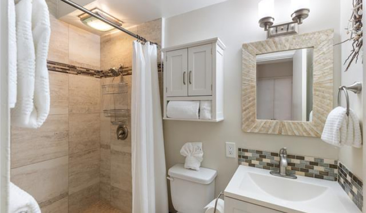 3824 Leahi Avenue,Honolulu,Hawaii,96815,2 Bedrooms Bedrooms,1 BathroomBathrooms,Condo/Townhouse,Leahi,1,18313277