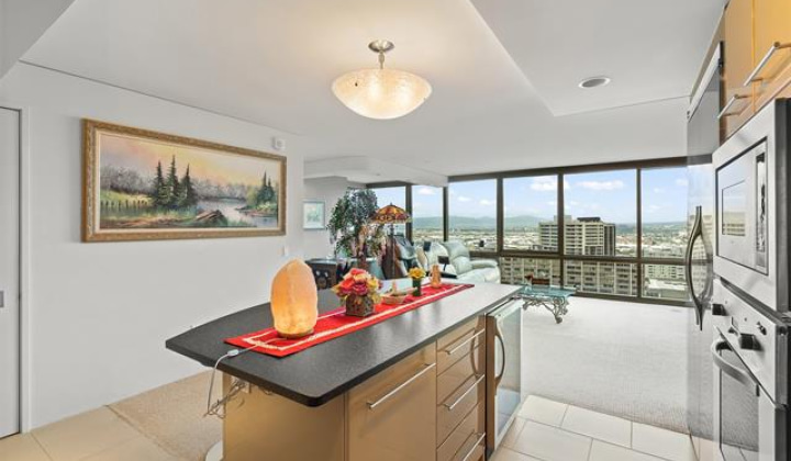 1200 Queen Emma Street,Honolulu,Hawaii,96813,2 Bedrooms Bedrooms,2 BathroomsBathrooms,Condo/Townhouse,Queen Emma,38,18313542