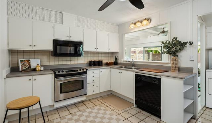 1031 Lunaai Place,Kailua,Hawaii,96734,7 ベッドルーム ベッドルーム,4 バスルームバスルーム,一戸建て,Lunaai,19478465