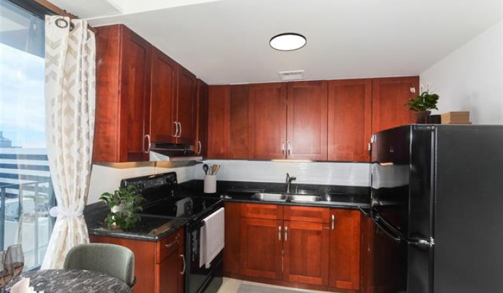 225 Queen Street,Honolulu,Hawaii,96813,1 Bedroom Bedrooms,1 BathroomBathrooms,Condo/Townhouse,Queen,10,18315314
