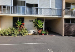 1821 keeaumoku Street,Honolulu,Hawaii,96822,4 Bedrooms Bedrooms,2 BathroomsBathrooms,Condo/Townhouse,keeaumoku,5,18315352