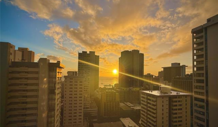 2421 Tusitala Street,Honolulu,Hawaii,96815,1 Bedroom Bedrooms,1 BathroomBathrooms,Condo/Townhouse,Tusitala,22,19197254