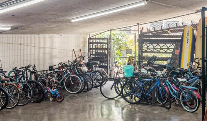 2421 Tusitala Street,Honolulu,Hawaii,96815,1 Bedroom Bedrooms,1 BathroomBathrooms,Condo/Townhouse,Tusitala,22,19197254