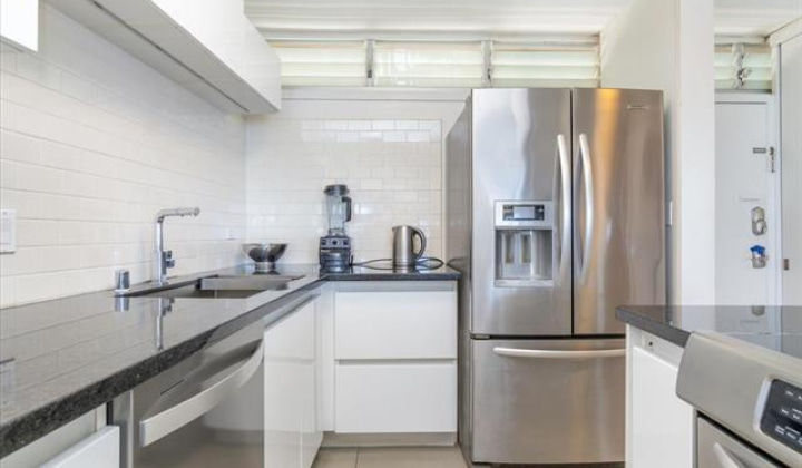 2877 Kalakaua Avenue,Honolulu,Hawaii,96815,2 Bedrooms Bedrooms,2 BathroomsBathrooms,Condo/Townhouse,Kalakaua,3,18315830