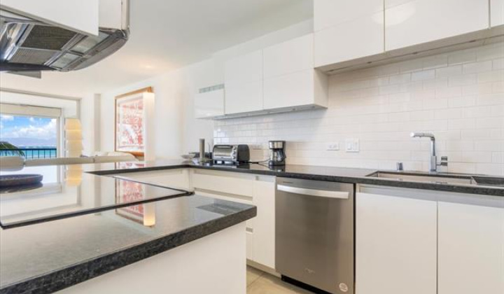 2877 Kalakaua Avenue,Honolulu,Hawaii,96815,2 Bedrooms Bedrooms,2 BathroomsBathrooms,Condo/Townhouse,Kalakaua,3,18315830