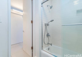 2877 Kalakaua Avenue,Honolulu,Hawaii,96815,2 Bedrooms Bedrooms,2 BathroomsBathrooms,Condo/Townhouse,Kalakaua,3,18315830