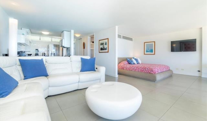 2877 Kalakaua Avenue,Honolulu,Hawaii,96815,2 Bedrooms Bedrooms,2 BathroomsBathrooms,Condo/Townhouse,Kalakaua,3,18315830
