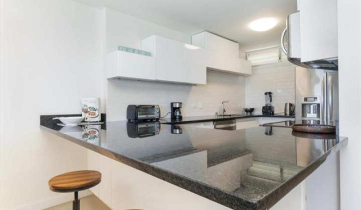 2877 Kalakaua Avenue,Honolulu,Hawaii,96815,2 Bedrooms Bedrooms,2 BathroomsBathrooms,Condo/Townhouse,Kalakaua,3,18315830