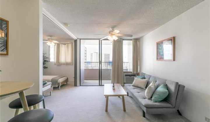 2240 Kuhio Avenue,Honolulu,Hawaii,96815,1 Bedroom Bedrooms,1 BathroomBathrooms,Condo/Townhouse,Kuhio,18,18316087