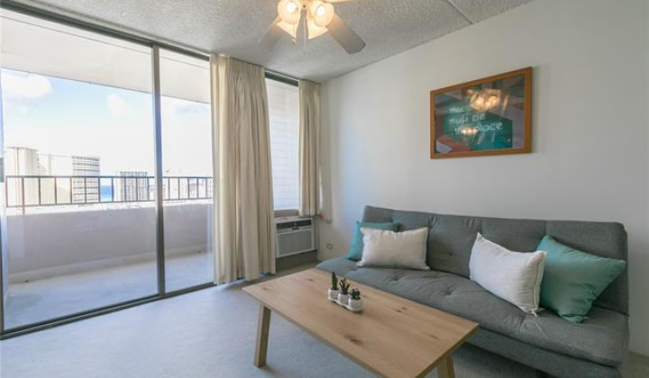 2240 Kuhio Avenue,Honolulu,Hawaii,96815,1 Bedroom Bedrooms,1 BathroomBathrooms,Condo/Townhouse,Kuhio,18,18316087