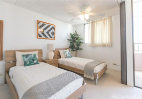 2240 Kuhio Avenue,Honolulu,Hawaii,96815,1 Bedroom Bedrooms,1 BathroomBathrooms,Condo/Townhouse,Kuhio,18,18316087