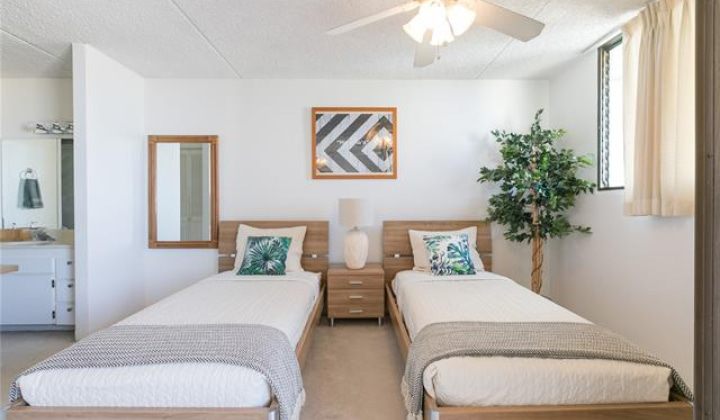 2240 Kuhio Avenue,Honolulu,Hawaii,96815,1 Bedroom Bedrooms,1 BathroomBathrooms,Condo/Townhouse,Kuhio,18,18316087