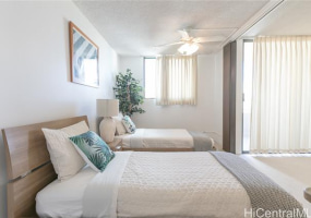 2240 Kuhio Avenue,Honolulu,Hawaii,96815,1 Bedroom Bedrooms,1 BathroomBathrooms,Condo/Townhouse,Kuhio,18,18316087