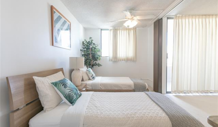 2240 Kuhio Avenue,Honolulu,Hawaii,96815,1 Bedroom Bedrooms,1 BathroomBathrooms,Condo/Townhouse,Kuhio,18,18316087