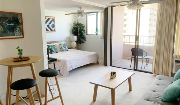 2240 Kuhio Avenue,Honolulu,Hawaii,96815,1 Bedroom Bedrooms,1 BathroomBathrooms,Condo/Townhouse,Kuhio,18,18316297