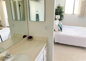 2240 Kuhio Avenue,Honolulu,Hawaii,96815,1 Bedroom Bedrooms,1 BathroomBathrooms,Condo/Townhouse,Kuhio,18,18316297