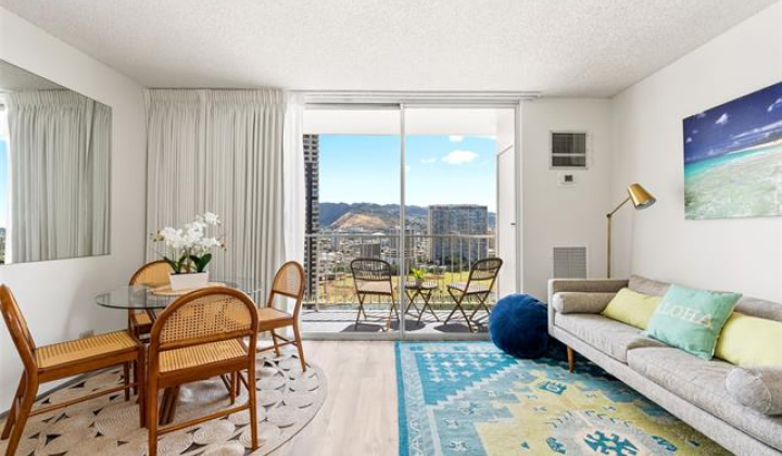 1925 Kalakaua Avenue,Honolulu,Hawaii,96815,1 Bedroom Bedrooms,1 BathroomBathrooms,Condo/Townhouse,Kalakaua,25,18317062