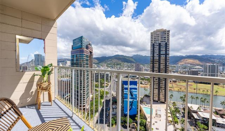 1925 Kalakaua Avenue,Honolulu,Hawaii,96815,1 Bedroom Bedrooms,1 BathroomBathrooms,Condo/Townhouse,Kalakaua,25,18317062