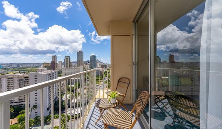 1925 Kalakaua Avenue,Honolulu,Hawaii,96815,1 Bedroom Bedrooms,1 BathroomBathrooms,Condo/Townhouse,Kalakaua,25,18317062