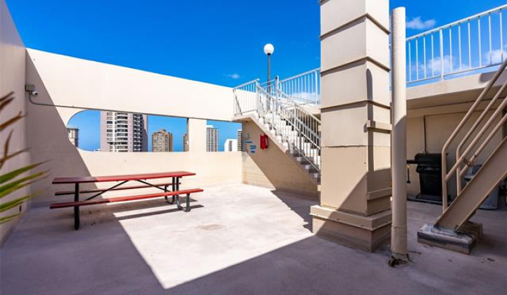 1925 Kalakaua Avenue,Honolulu,Hawaii,96815,1 Bedroom Bedrooms,1 BathroomBathrooms,Condo/Townhouse,Kalakaua,25,18317062
