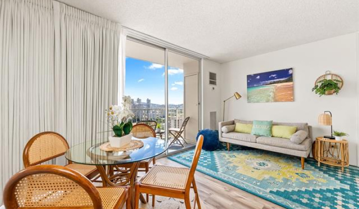 1925 Kalakaua Avenue,Honolulu,Hawaii,96815,1 Bedroom Bedrooms,1 BathroomBathrooms,Condo/Townhouse,Kalakaua,25,18317062