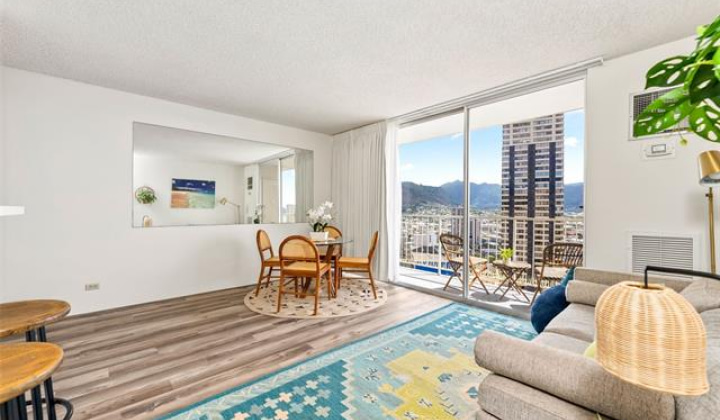 1925 Kalakaua Avenue,Honolulu,Hawaii,96815,1 Bedroom Bedrooms,1 BathroomBathrooms,Condo/Townhouse,Kalakaua,25,18317062
