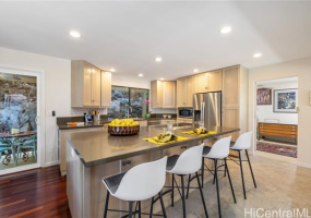 1437 Hoakoa Place,Honolulu,Hawaii,96821,3 Bedrooms Bedrooms,2 BathroomsBathrooms,Condo/Townhouse,Hoakoa,3,18317167