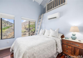 1437 Hoakoa Place,Honolulu,Hawaii,96821,3 Bedrooms Bedrooms,2 BathroomsBathrooms,Condo/Townhouse,Hoakoa,3,18317167